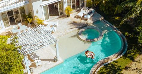 15 Luxurious Honeymoon Suites With Their Own .